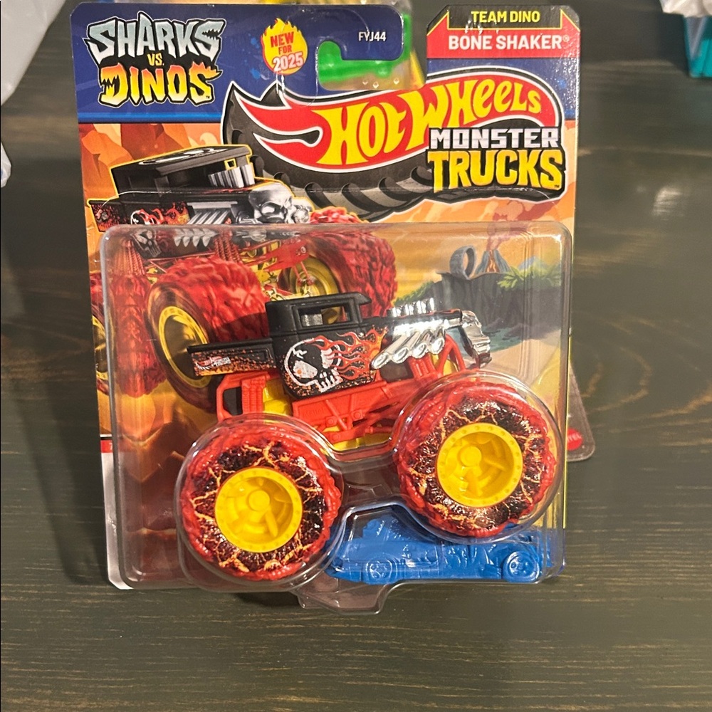 HOT WHEELS SHARKS vs DINOS   TEAM AND DINO MONSTER TRUCKS Bone Shaker -